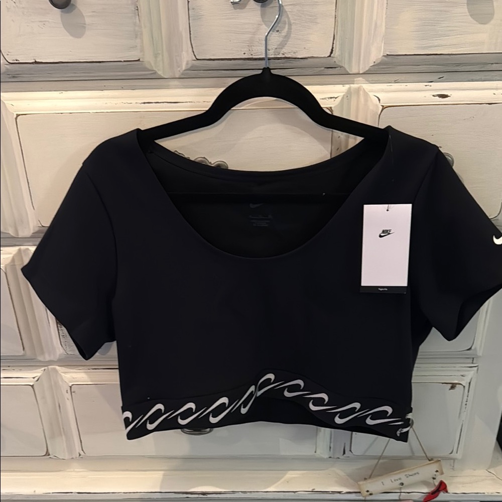 Nike Women's Tight Fit Black Crop Top
